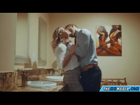 ❤️ Том биетэй шаргал үст таныг нийтийн бие засах газар уруу татах үед ❤️ Занхайнууд mn.hotpornphotos.ru